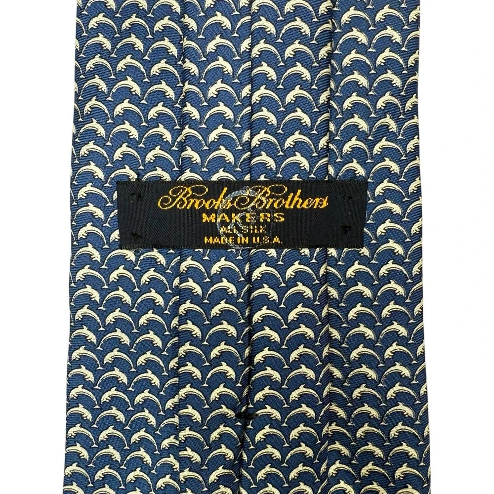 BROOKS BROTHERS 100% Silk Tie Made In USA Imported Mens Blue Dolphin Necktie 57
